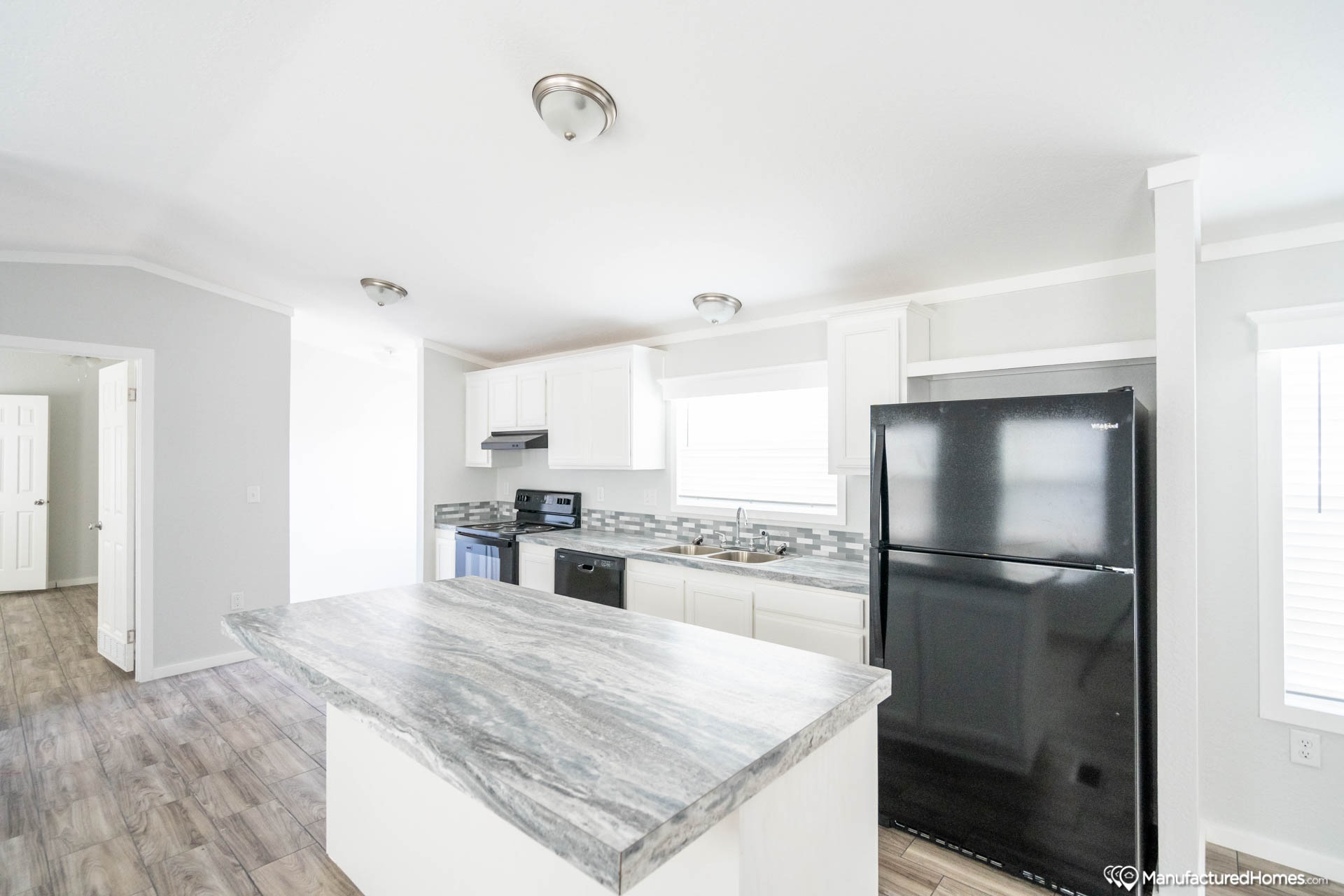 Solitaire Singlewide EM18763A from Solitaire Homes of Fort Worth